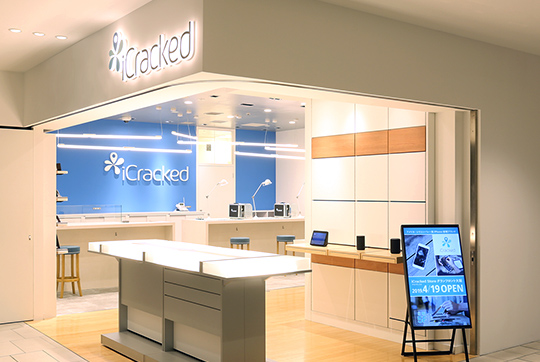 iCracked Store グランフロント大阪