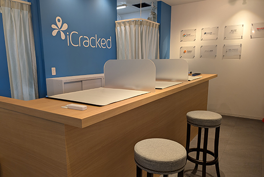 iCracked Store アクタ西宮